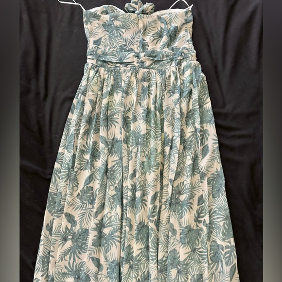 Love Is All Green Leaf Tropical Tie Halter Maxi Dress w Slits & Built in Bottoms - Picture 7 of 8